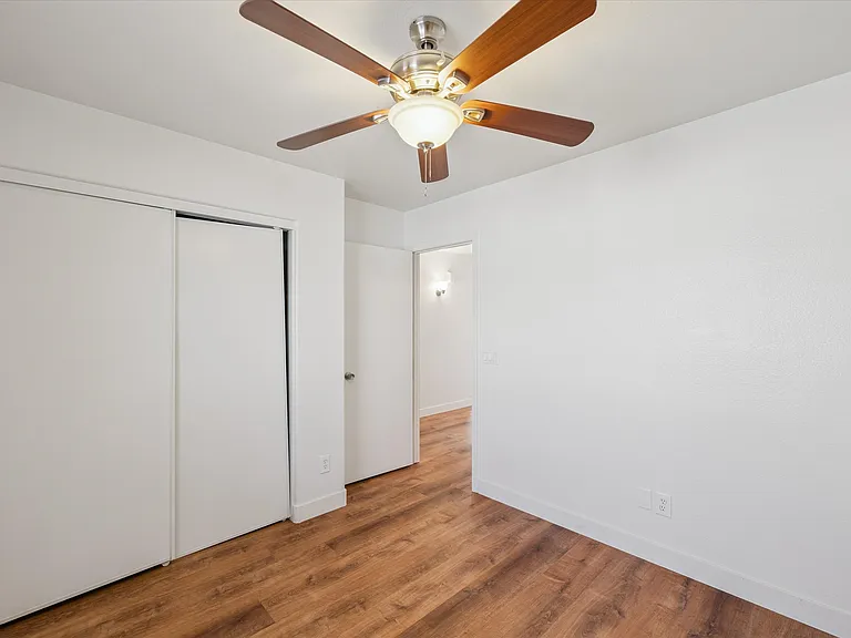 2233 W Alta Vista Rd — Photo 6