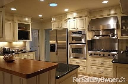 Gourmet Kitchen
						:
						Rebuilt 2003, upgraded 2005. Blk granite, stainless appliances, great cabinets.