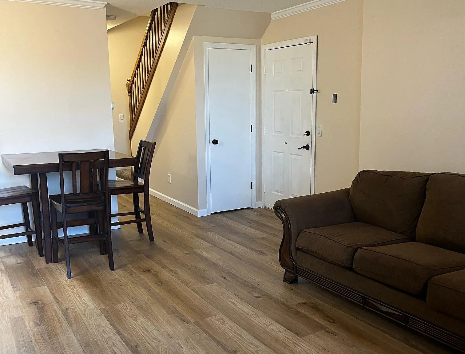 2 bed, 1057 sqft, $1,600 — Photo 2