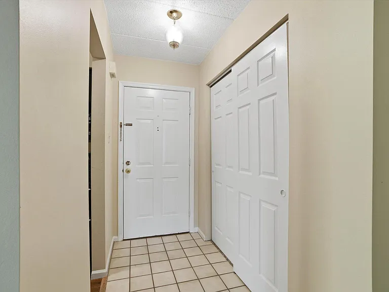623 Washington Pl — Photo 4
