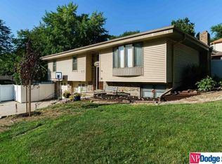 6515 Ponderosa Dr, Omaha, NE 68137