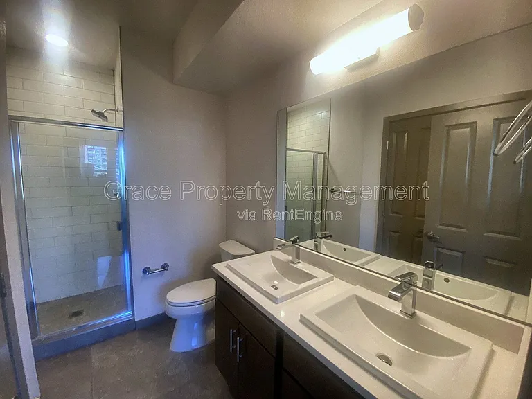2200 Tremont Pl #6 — Photo 19
