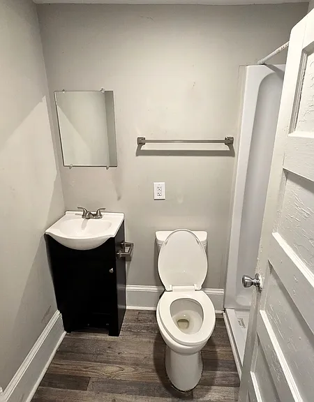 608 Arrington Ave #B — Photo 9
