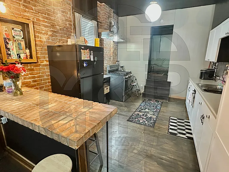 226 N Main St #5 — Photo 6