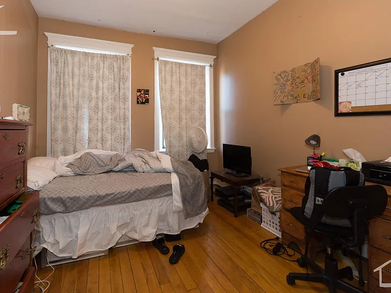 8 Glenville Ave #E — Photo 7