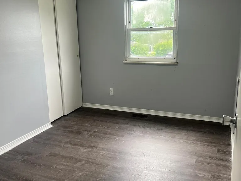2050 Wadsworth Ct — Photo 9