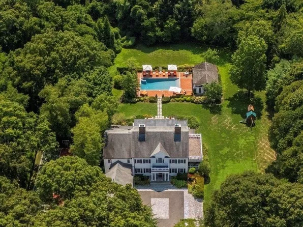 2 Old Wagon Lane, Old Westbury, NY 11568