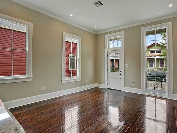 Living Room/ Dining