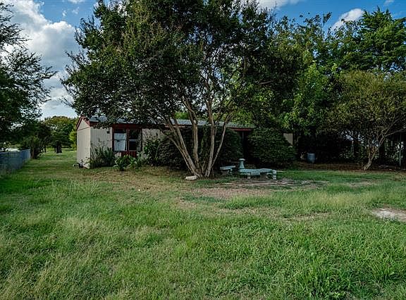 4th image of 254 Lake Shore Ln