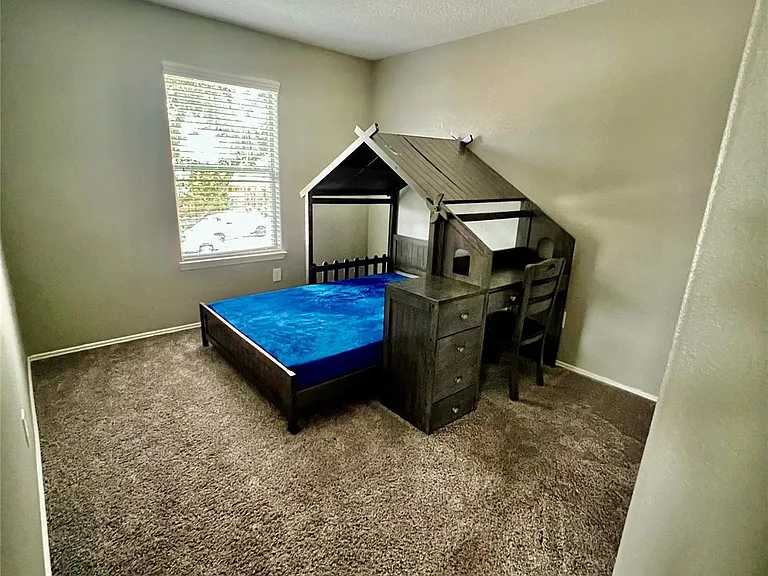 9610 Serenata Ct — Photo 18