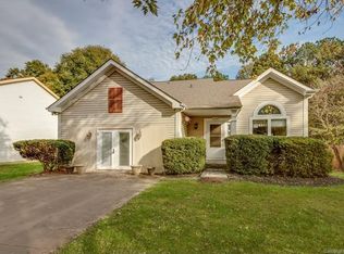 4709 Marthas Ridge Dr, Charlotte, NC 28212