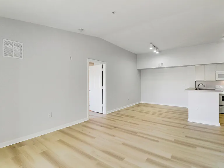 121 SW Palm Dr #306 — Photo 39