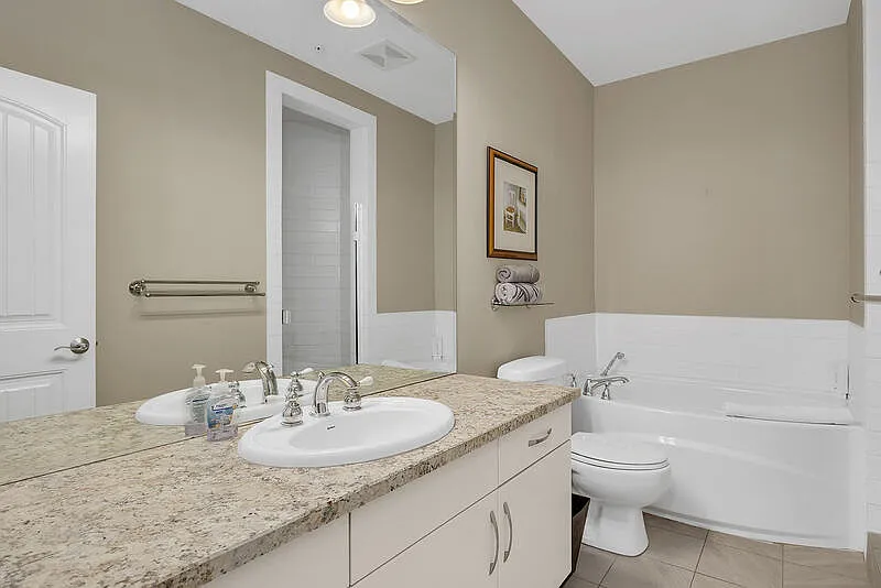 3 bed, 3.0 bath, $2,500 — Photo 3