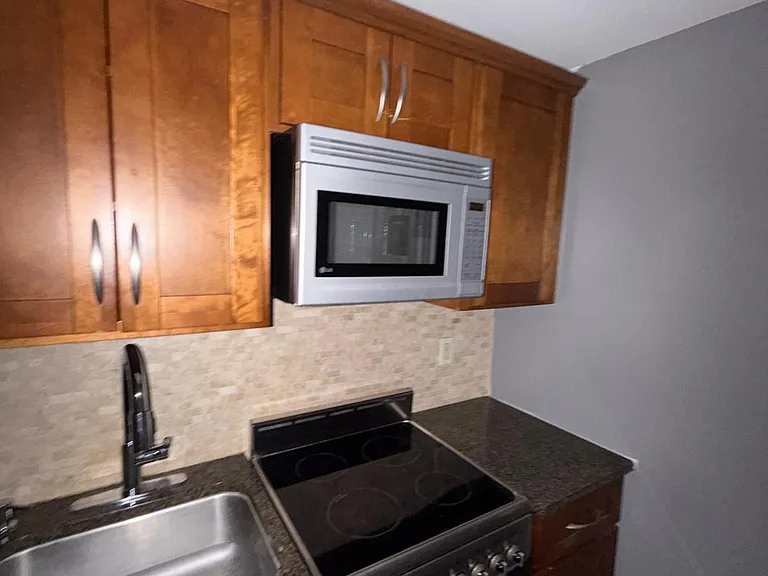 60 Parkway Dr E #2DD — Photo 4