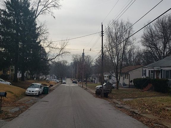 5th image of 10160 Cloverdale Dr