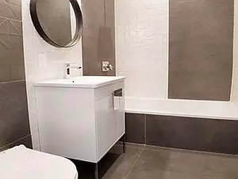 877 Park Ave #4B — Photo 5