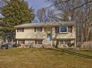 46 Shadowlawn Dr, Old Bridge, NJ 08857