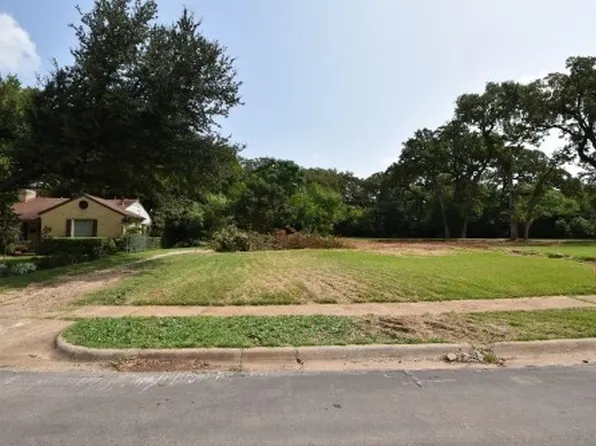 1532 Oak Knoll St, Dallas, TX 75208