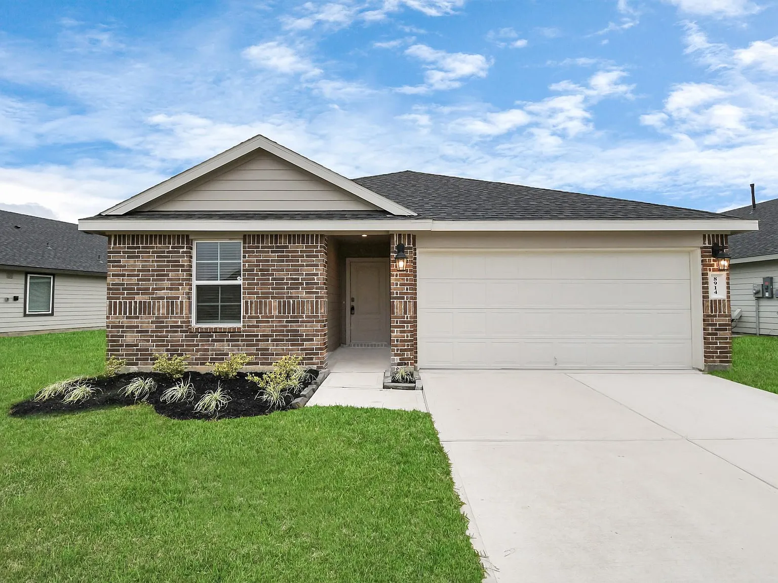 4 bed, 2.5 bath, 1859 sqft, $2,300 — Photo 4