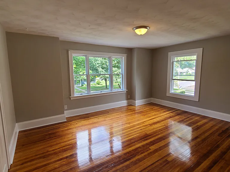 1114 N Madison St — Photo 18