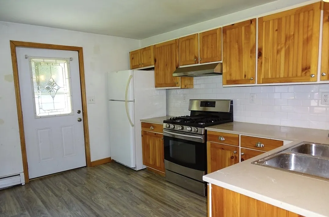 2 bed, 935 sqft, $1,600 — Photo 2