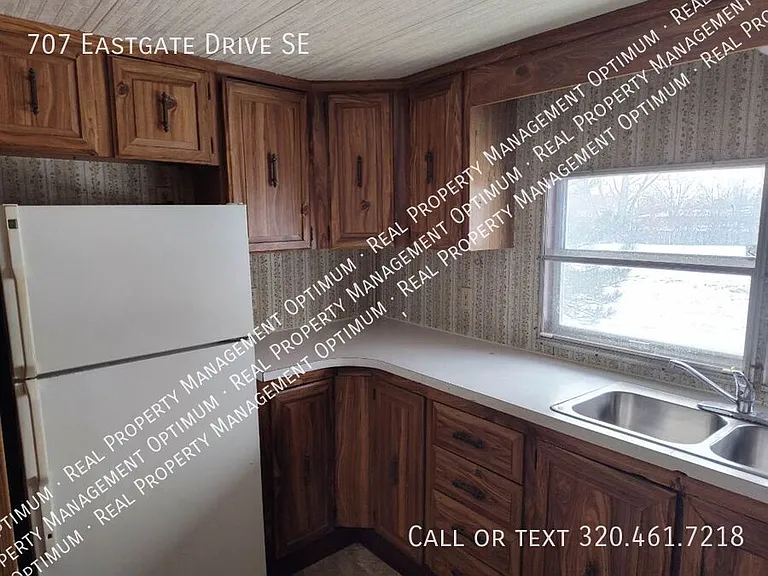 707 Eastgate Dr SE — Photo 7