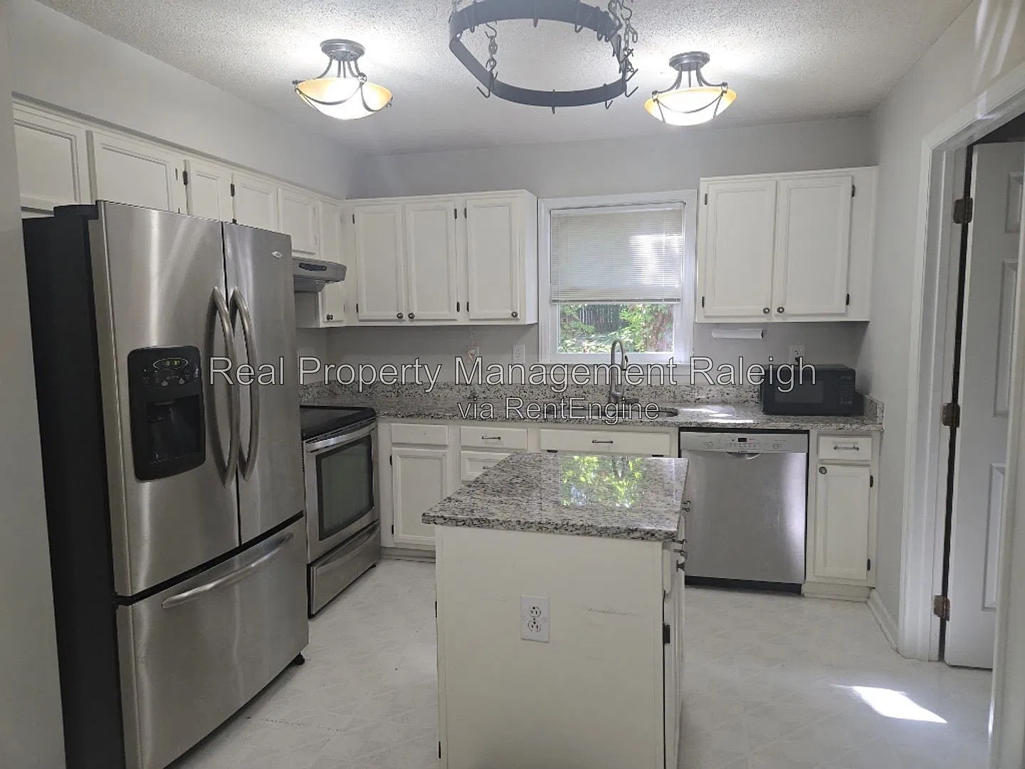 3 bed, 2.5 bath, 1530 sqft, $1,850 — Photo 4
