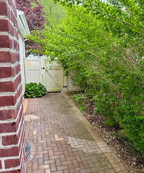 28 Rocco Dr — Photo 9