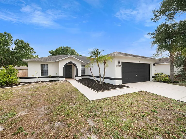 15624 Sunny Crest Ln — Photo 3