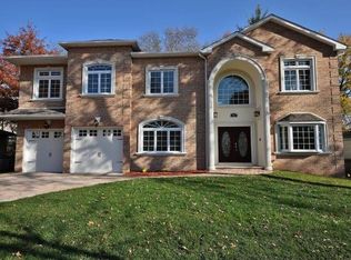 342 River Rd, Edgewater, NJ 07020