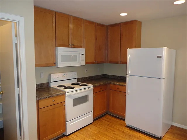 9222 W Elm St — Photo 2