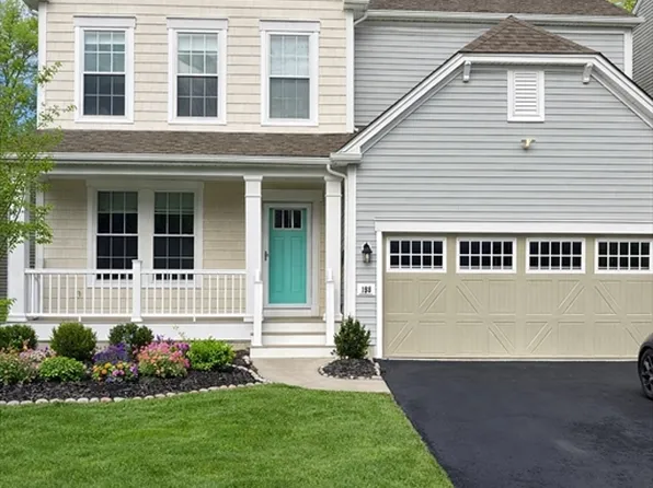 198 Stonehaven Dr, Weymouth, MA 02190