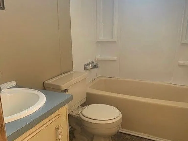 6338 Crestwood Ave — Photo 5