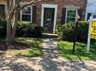 8 Cornerwood Ct, Gaithersburg, MD 20878