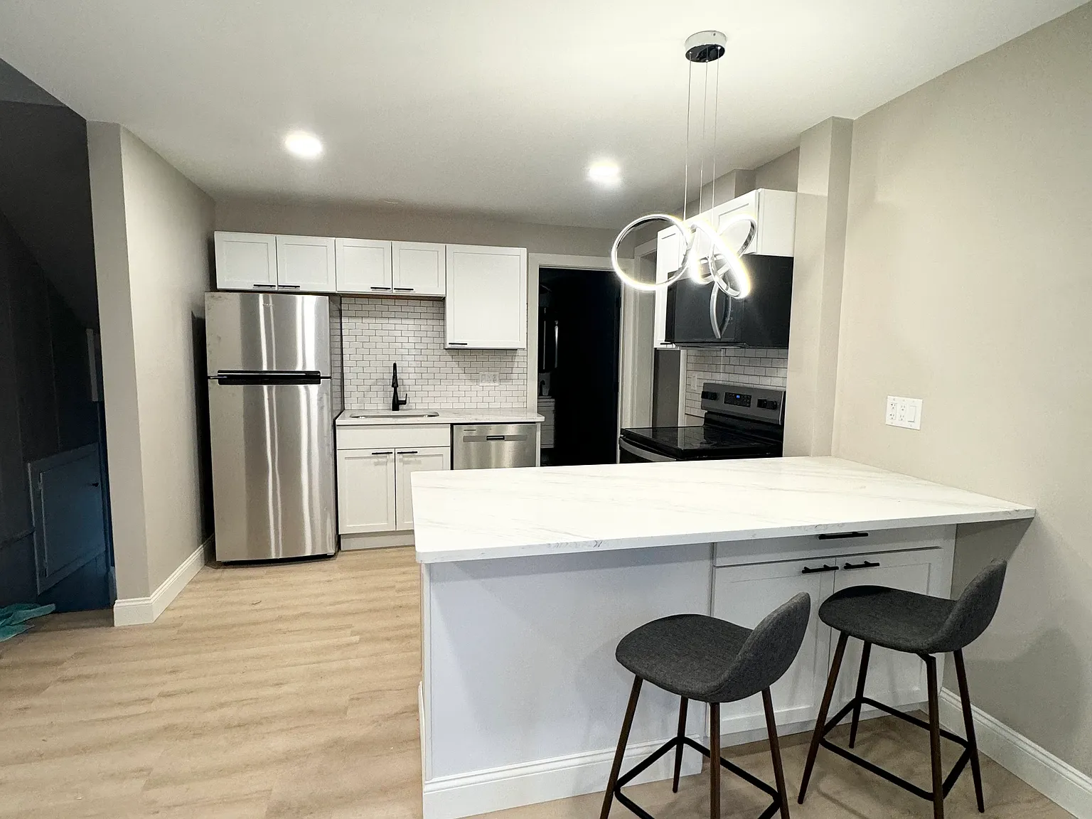 5 bed, $1,050 — Photo 3