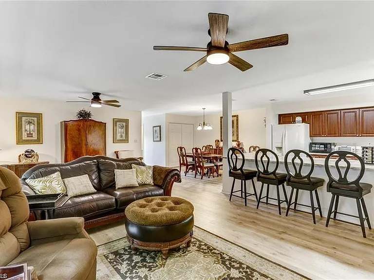 925 Palm View Dr #111 — Photo 2
