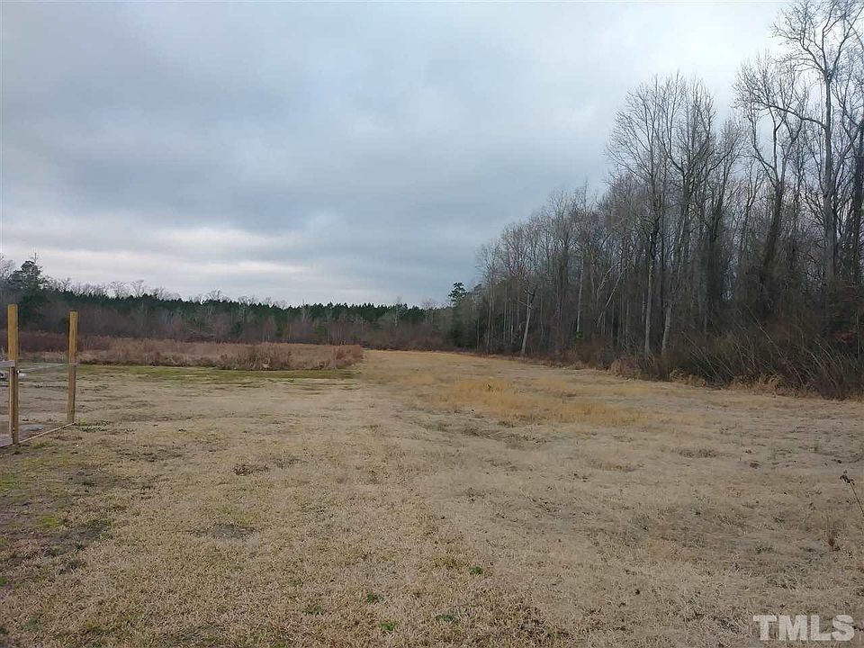 2nd image of 615 Barbour Rd