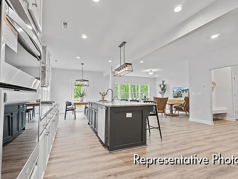 1303 Arena Ln — Photo 11