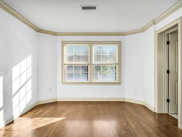 2601 Washington St — Photo 16