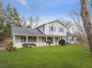 25 Toth Ln, Rocky Hill, NJ 08553