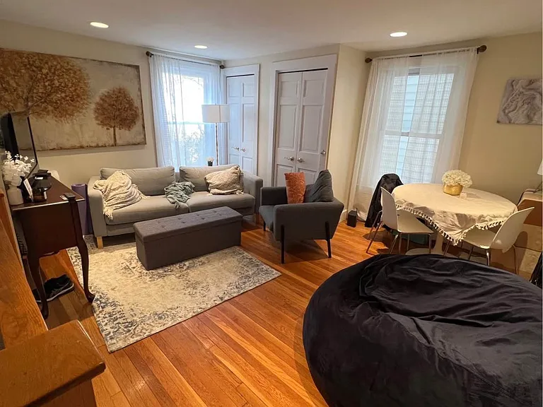 591 Franklin St #2 — Photo 9