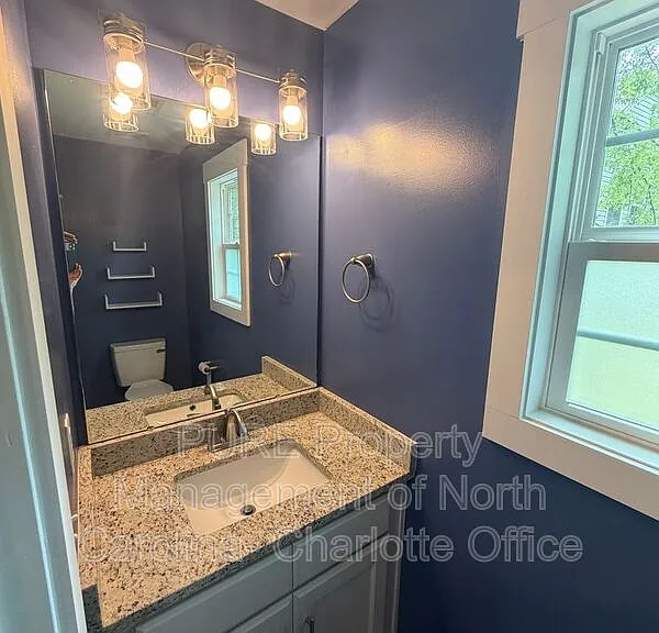 1204 W Airline Ave — Photo 11