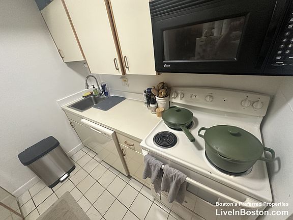 5th image of 72 Euston Rd APT 105