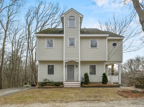 18 Teddy Rd, Worcester, MA 01603