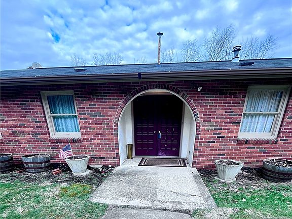 2nd image of 218 Locust St