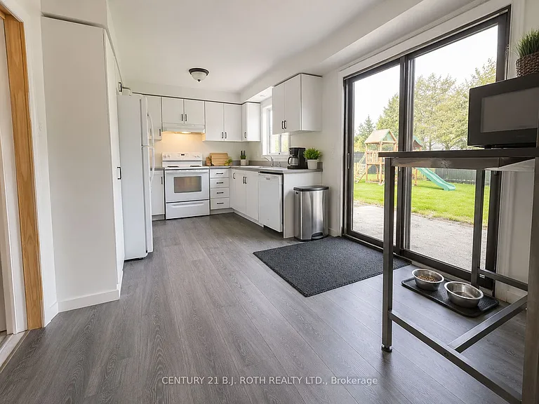 56 Livingstone St W — Photo 4