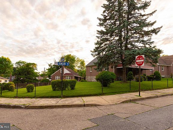 4th image of 1136 Duncan Ave