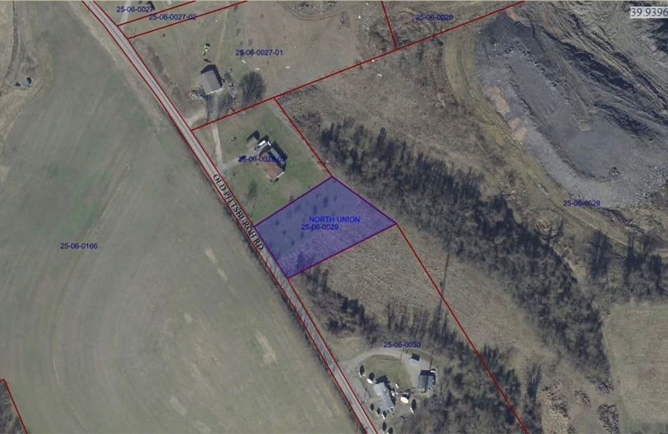 2nd image of 986 Old Pittsburgh Rd