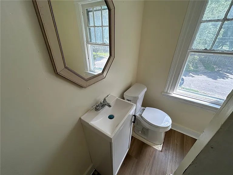 42 Villa St #UPPER — Photo 20