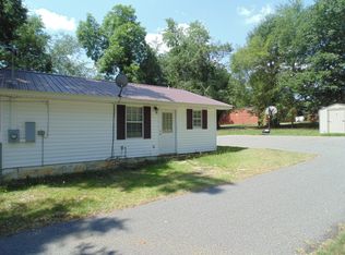 157 Gholston St, Comer, GA 30629